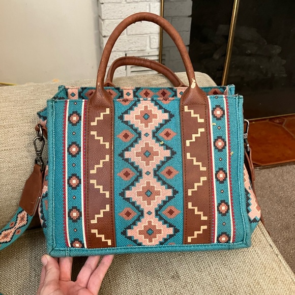 Wrangler Turquoise and Brown Geometric Tote - Picture 5 of 8